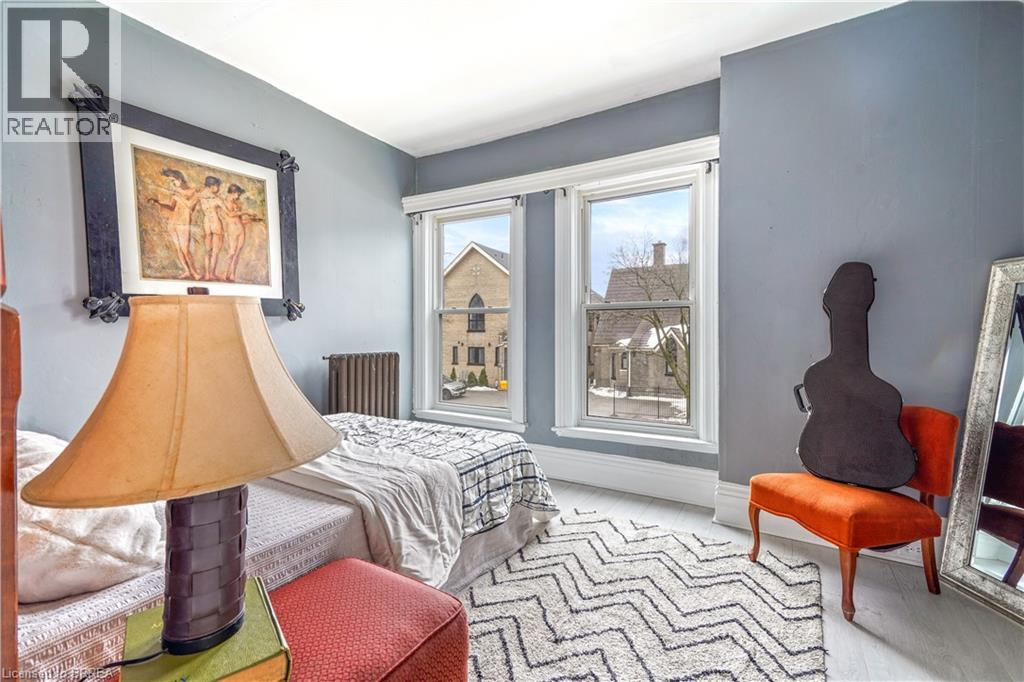 Detached at 276 DALHOUSIE Street, Brantford