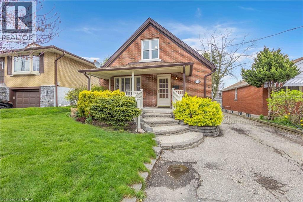 Detached at 18 SOUTH Drive, Kitchener