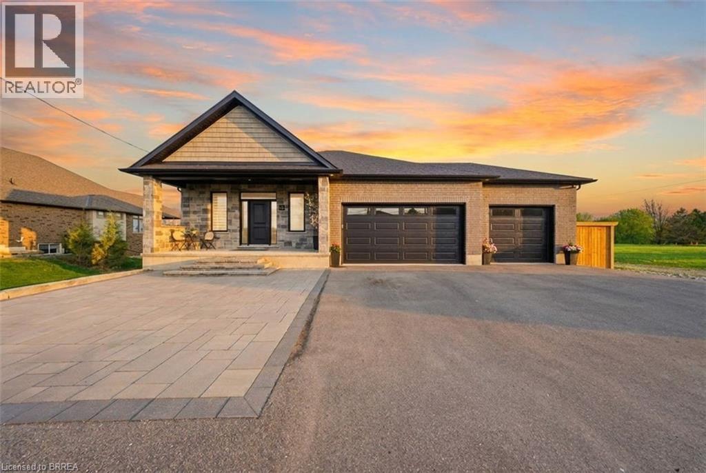 Detached at 422 MOUNT PLEASANT Road, Mount Pleasant