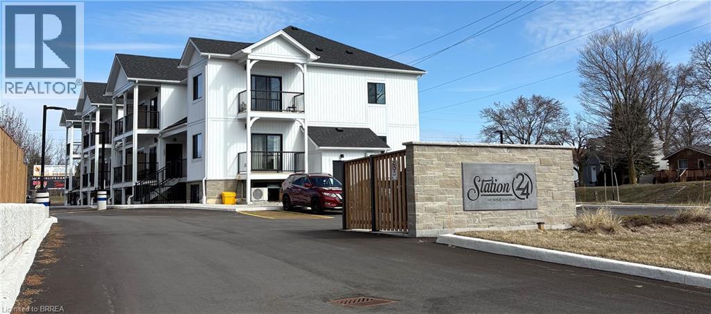 Apartment at 600 NORFOLK Street Unit# 202, Simcoe