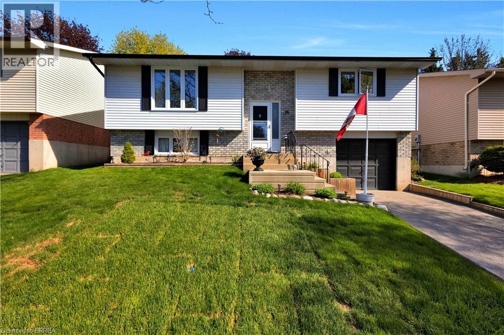 Detached at 16 SANDLEWOOD Avenue, Brantford