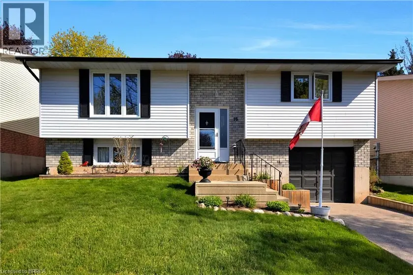 Detached at 16 SANDLEWOOD Avenue, Brantford