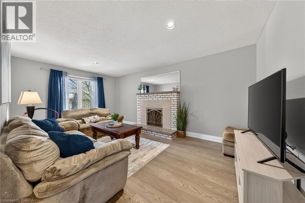 Detached at 3 BOWES Court, Caledon