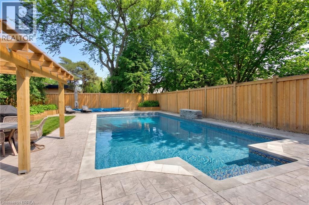 Detached at 17 BRAEMAR Place, Hamilton