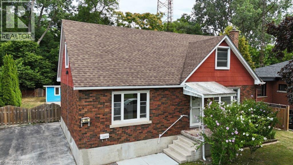 Detached at 25 HENRY Street, Brantford