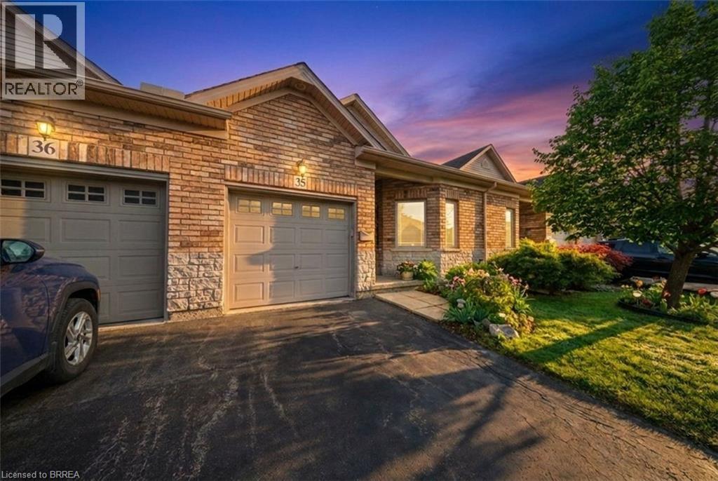 Townhouse at 10 COBBLESTONE Drive Unit# 35, Paris