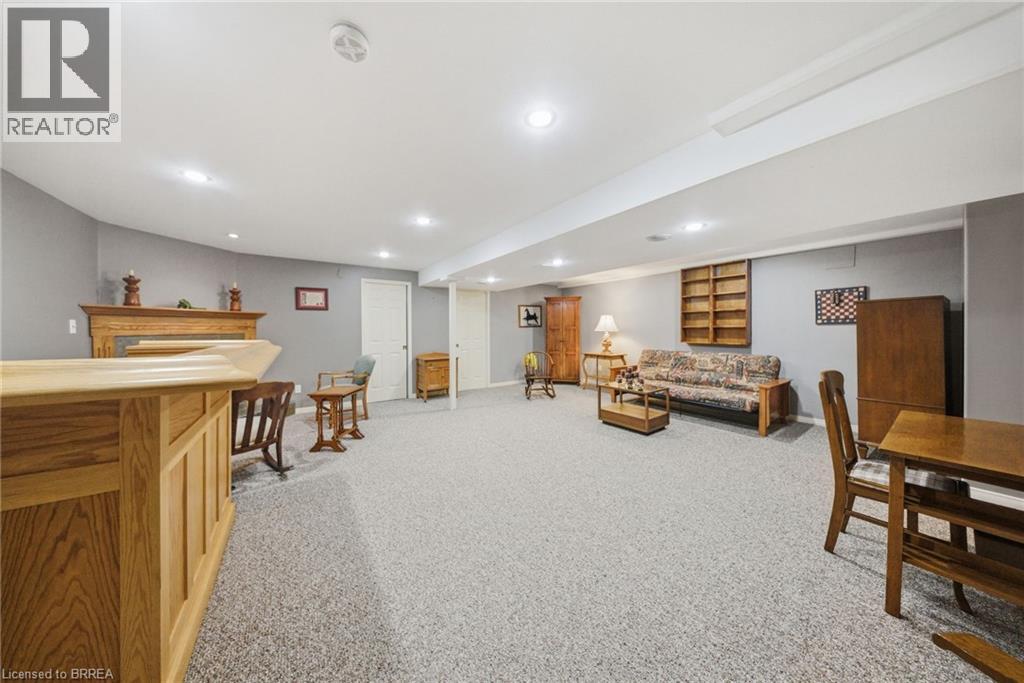 Townhouse at 10 COBBLESTONE Drive Unit# 35, Paris