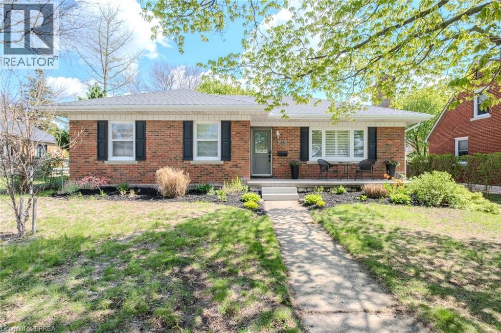 Detached at 24 FRANKLIN Street, Brantford