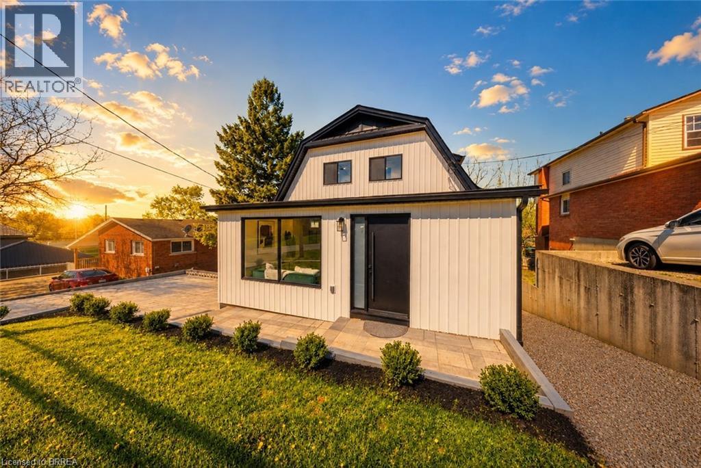 Detached at 23 ABERDEEN Street, Caledonia