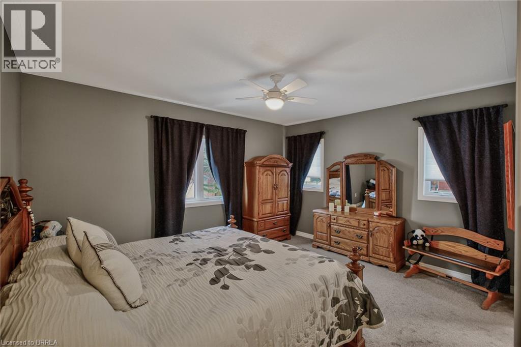Detached at 177 HIGHWAY 53, Cathcart