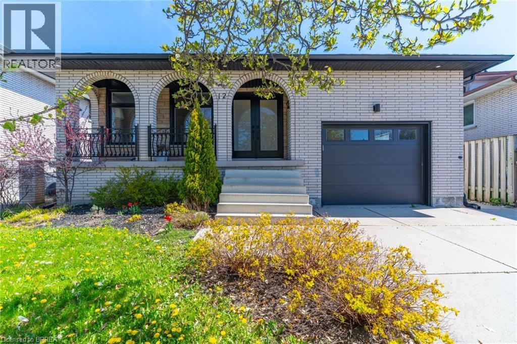 Detached at 12 SUMMERLEA Drive, Hamilton