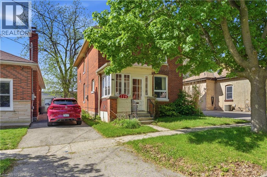 Detached at 119 EAST Avenue, Brantford