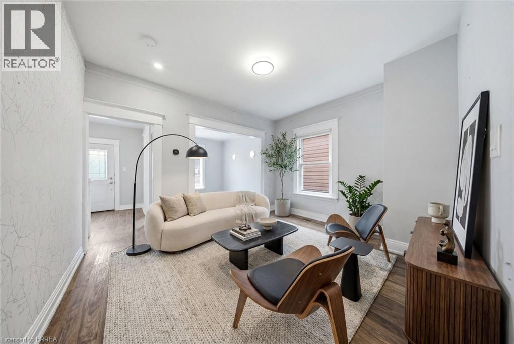 Semi-Detached/Link at 76 GREY Street, Brantford
