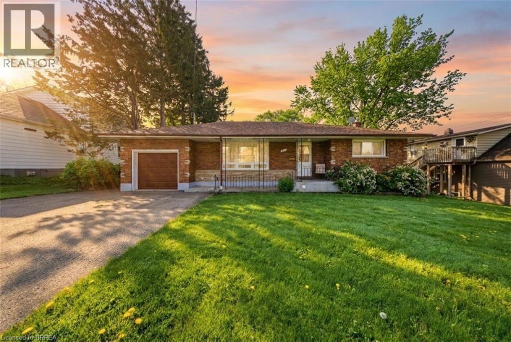 Detached at 401 NELSON Street, Brantford