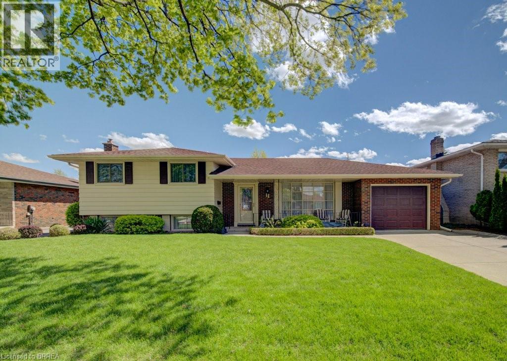 Detached at 11 PIPPIN Drive, Brantford