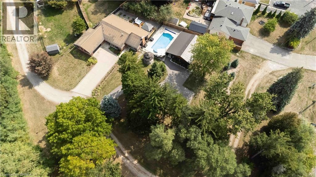 Detached at 232 PARIS Road, Brantford