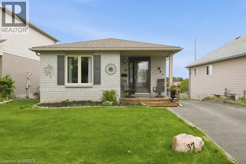 Detached at 37 ANASTASIA Crescent, Brantford
