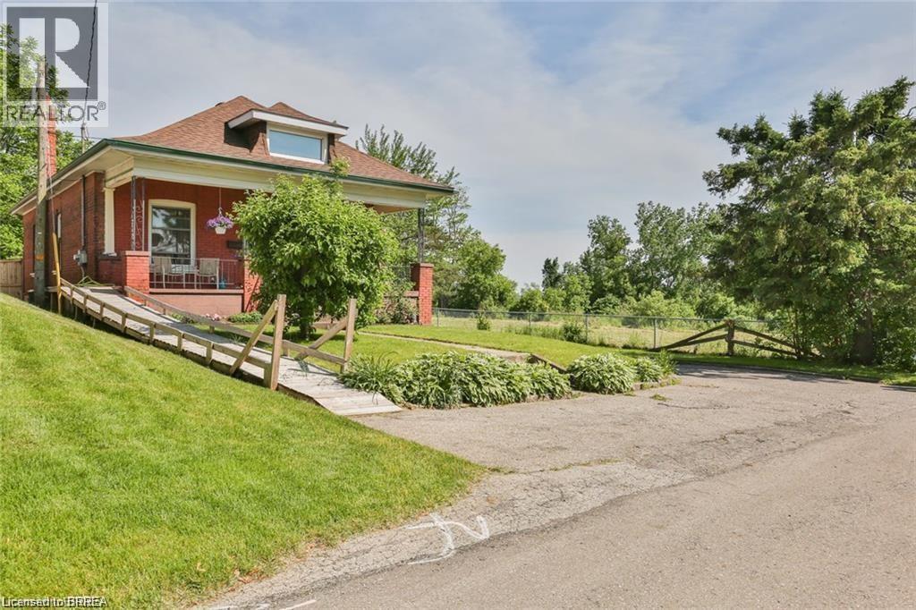 Detached at 5 CLOVERDALE Avenue, Brantford