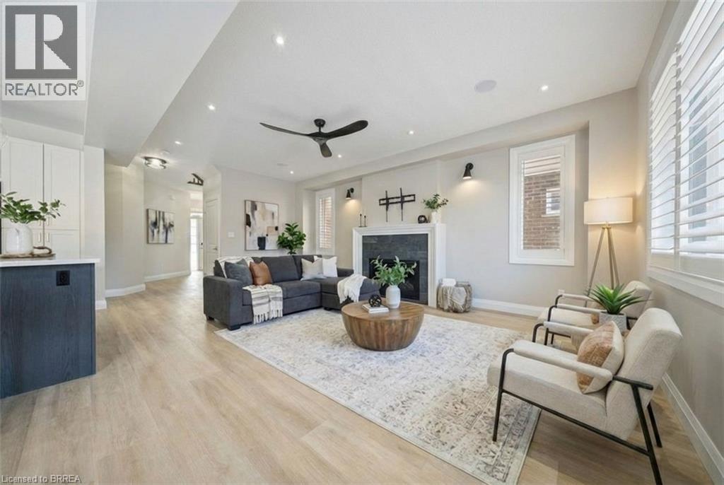 Detached at 32 ARLINGTON Parkway, Paris