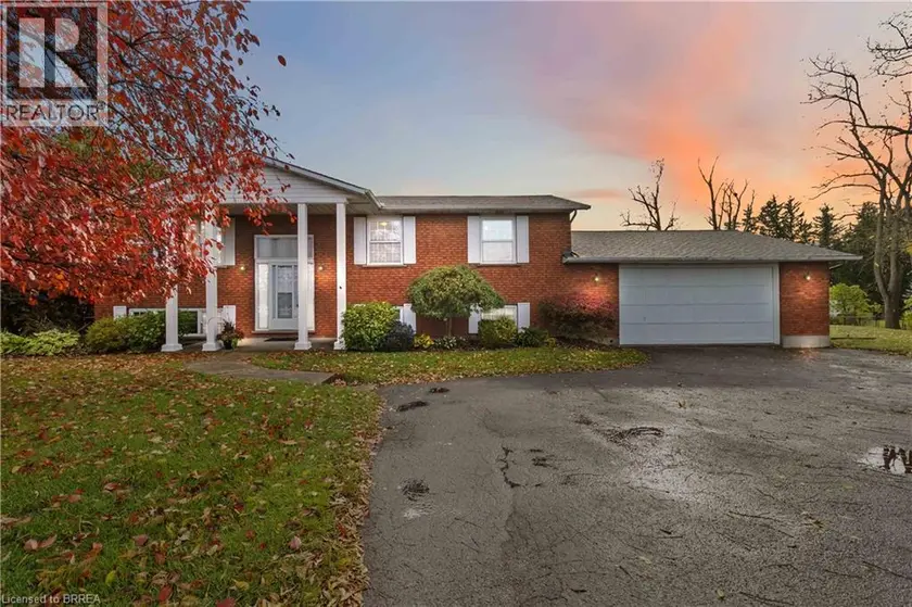 Detached at 725 HWY 54, Brantford