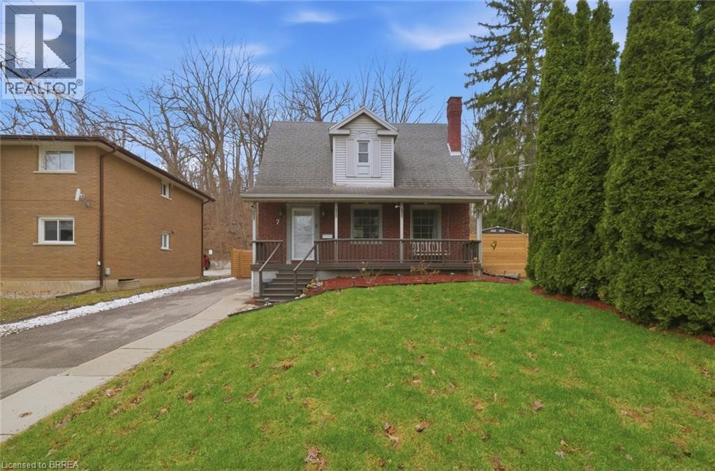 Detached at 7 BARRY Drive, Brantford