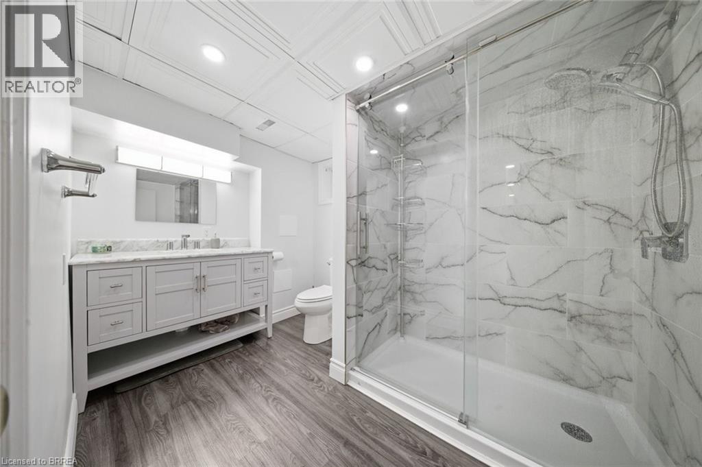 Detached at 7 BARRY Drive, Brantford