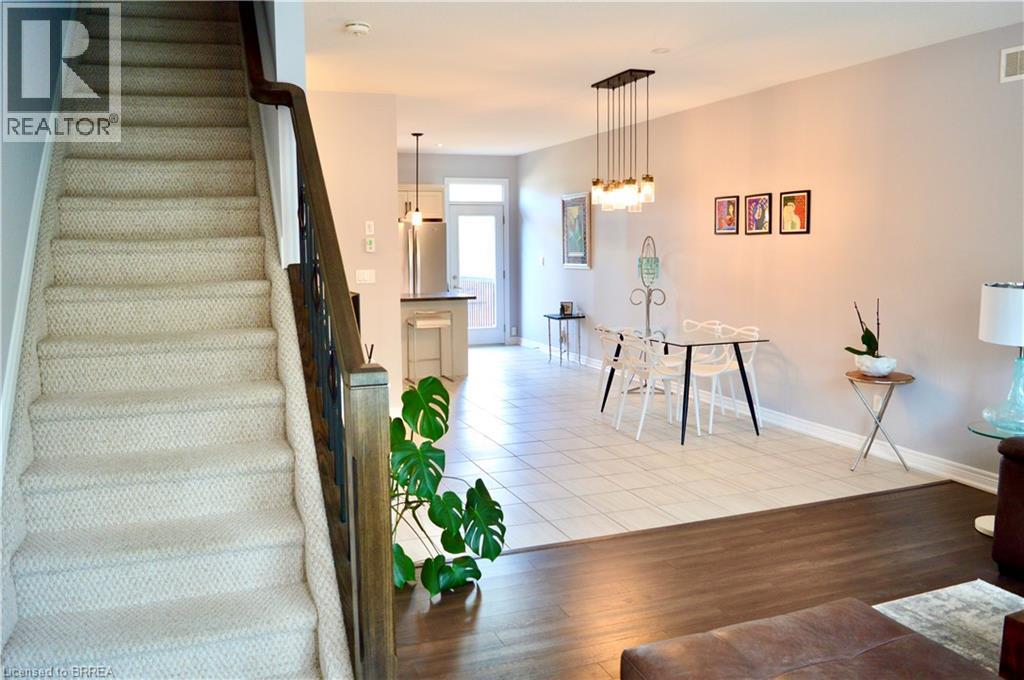 Townhouse at 30 BALMORAL Street Unit# 9, Paris