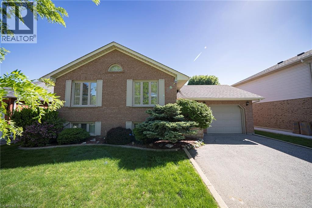 Detached at 23 TRILLIUM Way, Brantford