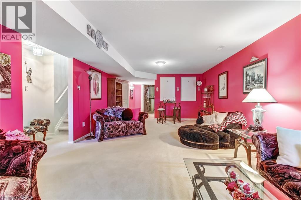 Townhouse at 19 HANLON Place Unit# 54, Paris