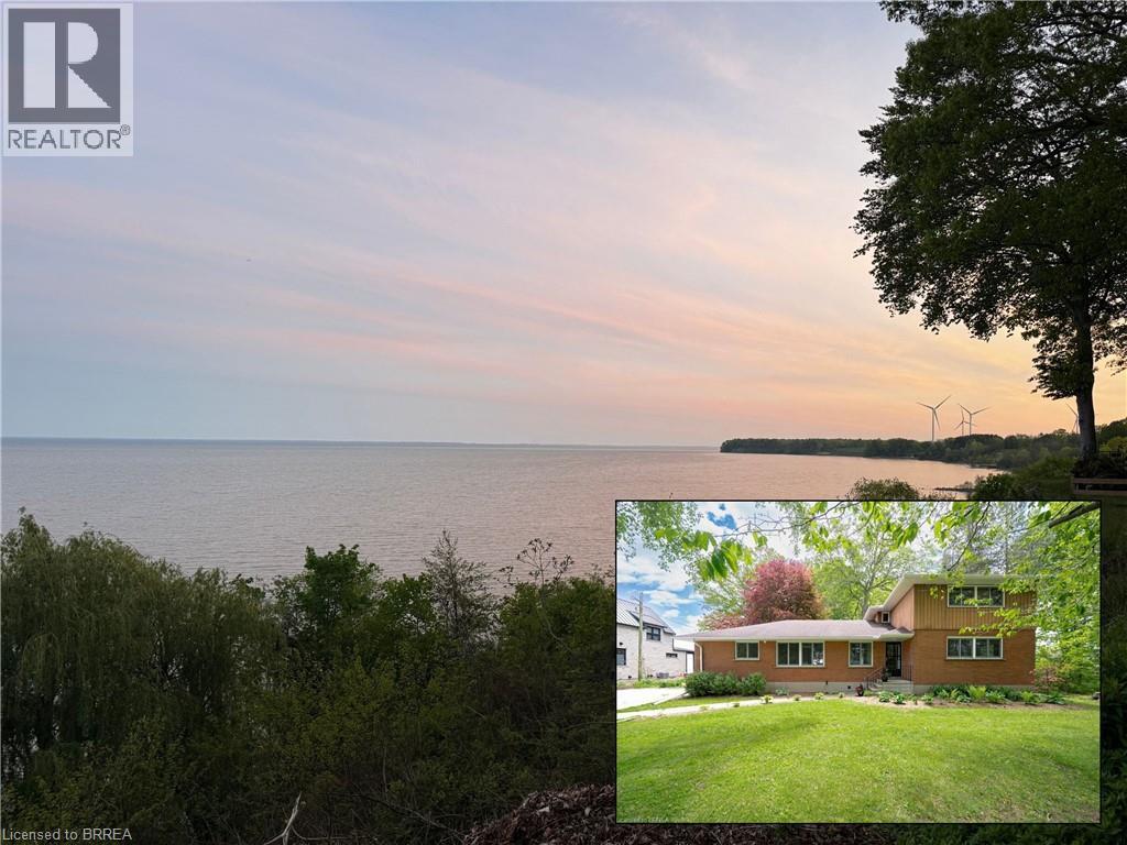Detached at 709 NELSON Street W, Port Dover