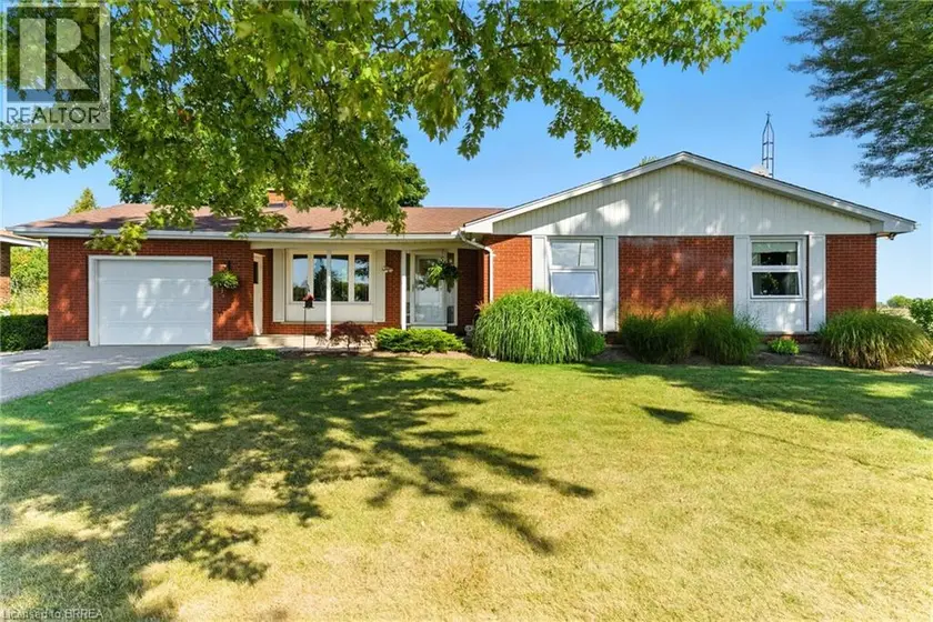 Detached at 207 ROBINSON Road, Brantford