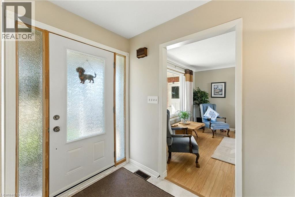 Detached at 207 ROBINSON Road, Brantford