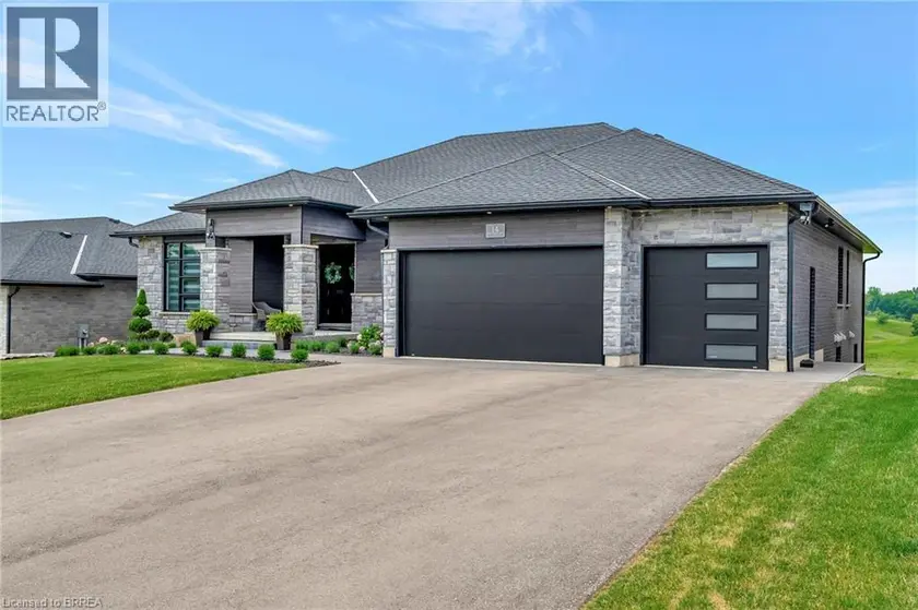 Detached at 14 HUDSON Drive, Brantford