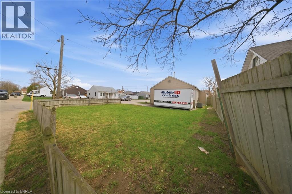 Detached at 59 LIDA Street, Brantford