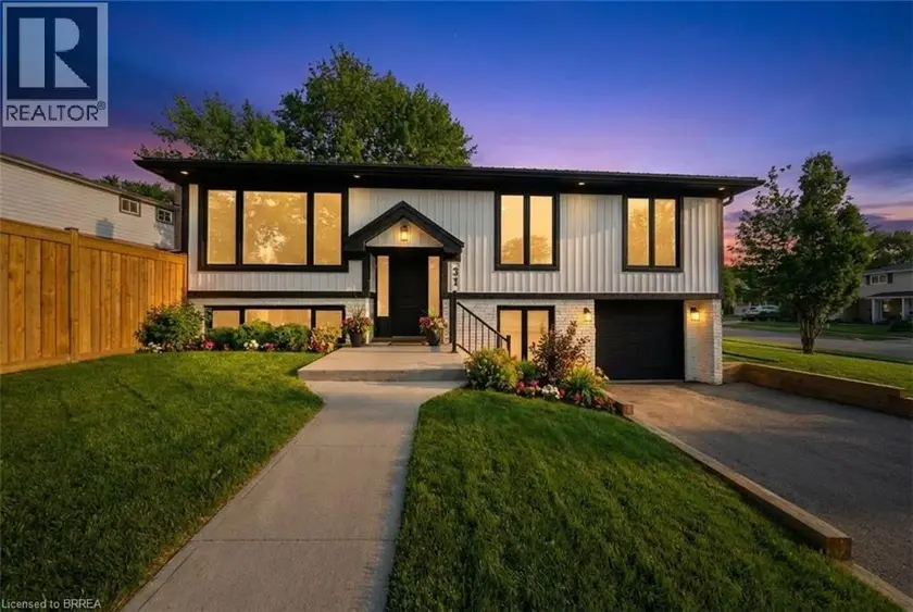 Detached at 31 HILLCREST Avenue, Brantford