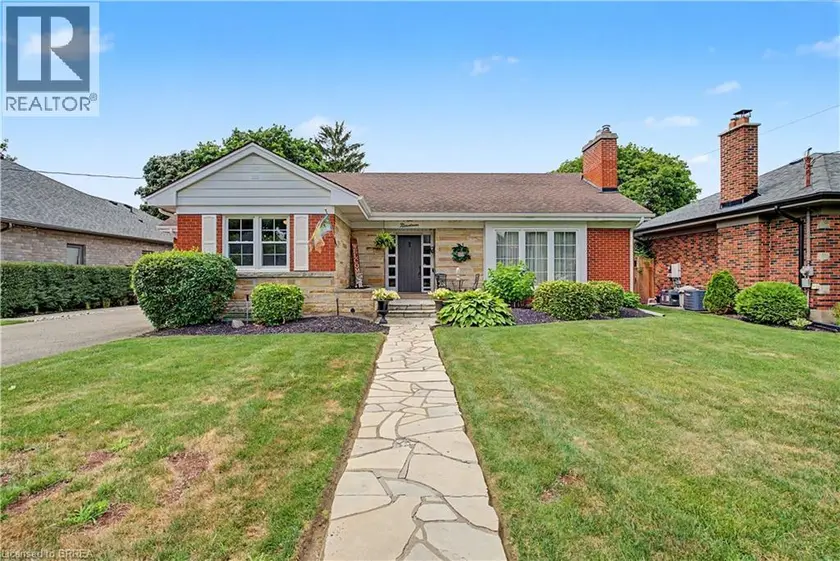 Detached at 19 SPRINGFIELD Drive, Brantford