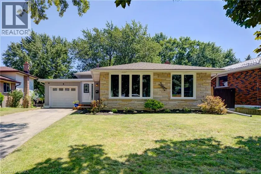 Detached at 9 WINDING Way, Brantford