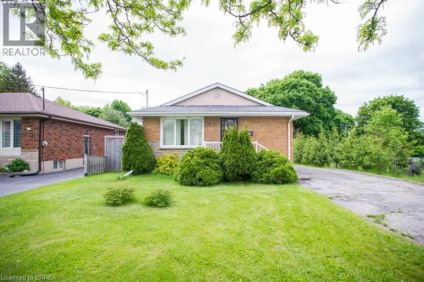 Detached at 120 HENRY Street, Brantford