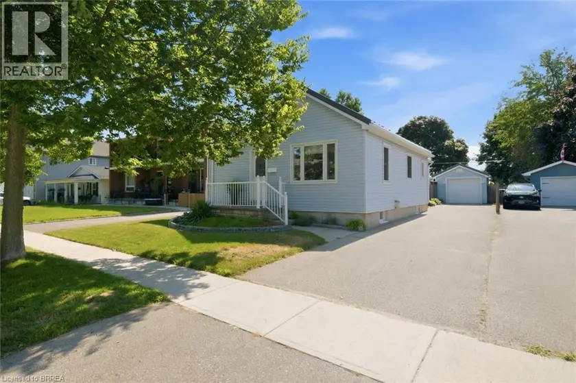 Detached at 37 HILL Avenue, Brantford