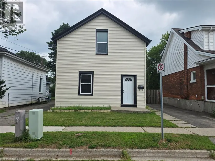 Detached at 109 SYDENHAM Street, Brantford