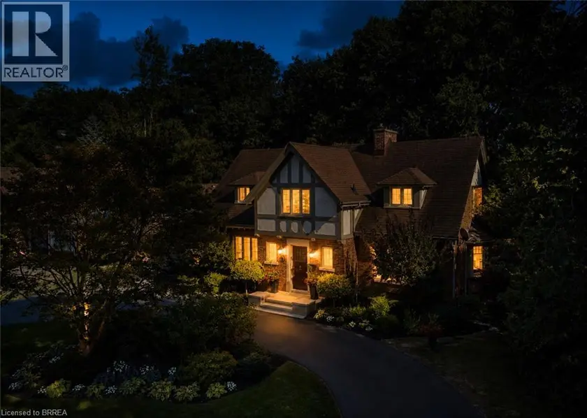 Detached at 19 INWOOD Drive, Brantford