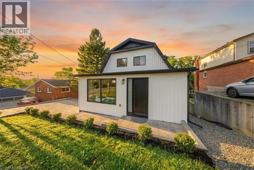 Detached at 23 ABERDEEN Street, Caledonia