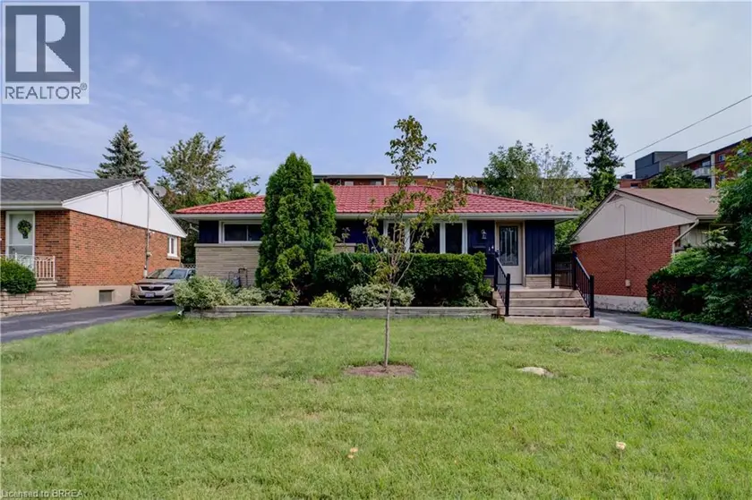 Detached at 14 CHERRYWOOD Drive, Stoney Creek