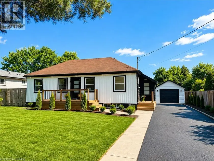 Detached at 92 FAIRVIEW Drive