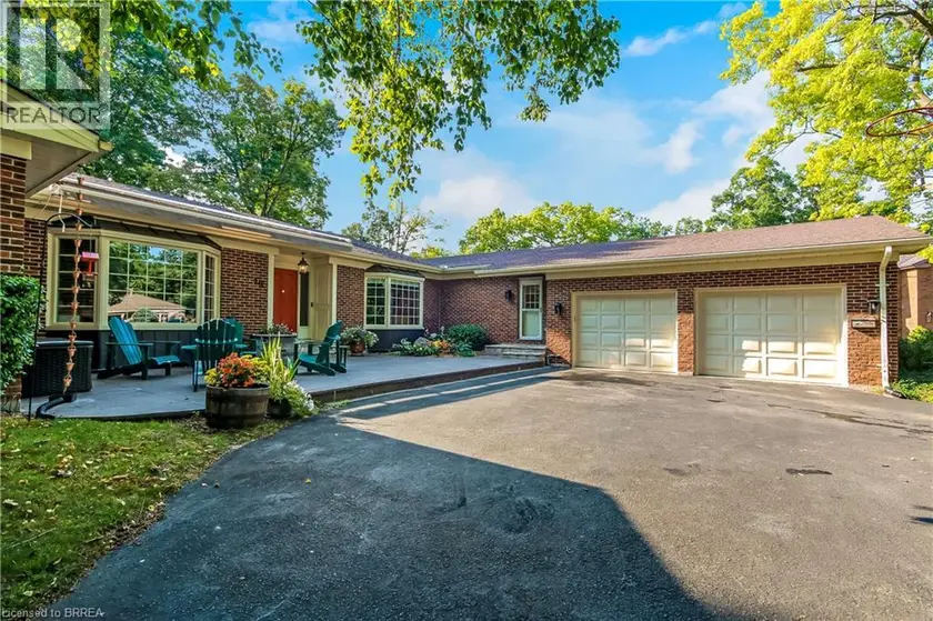 Detached at 19 OAKLEY Road, Brantford