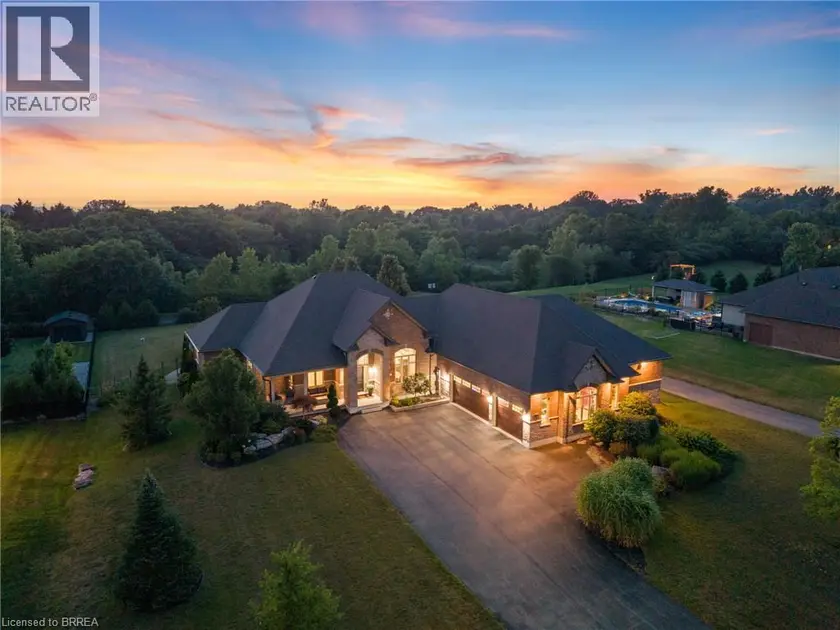 Detached at 13 WINGROVE WOODS, Brantford