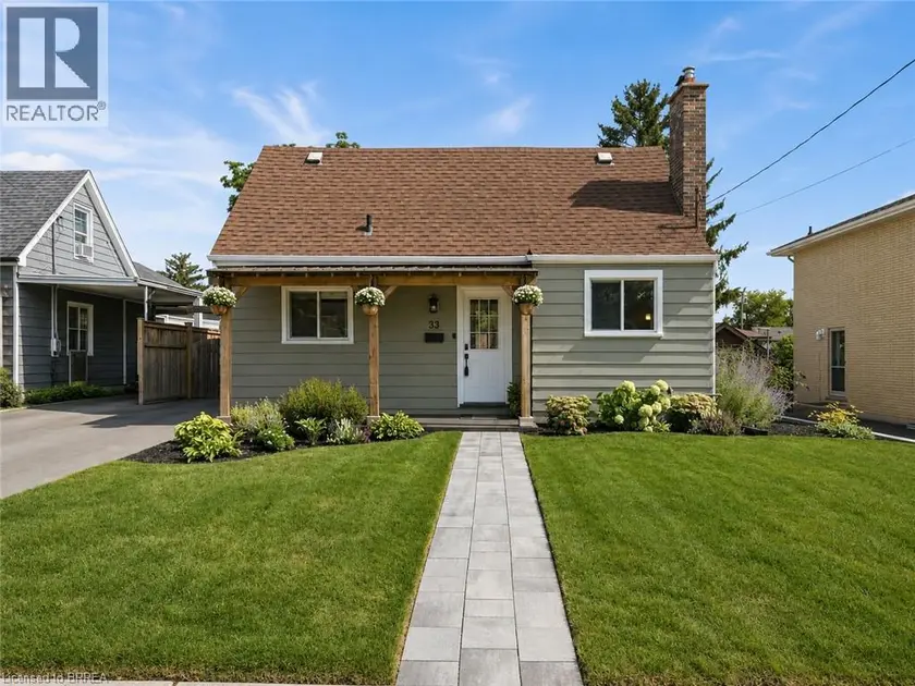 Detached at 33 WOOD Street, Brantford