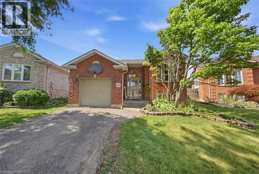 Detached at 29 STRONG Court, Brantford