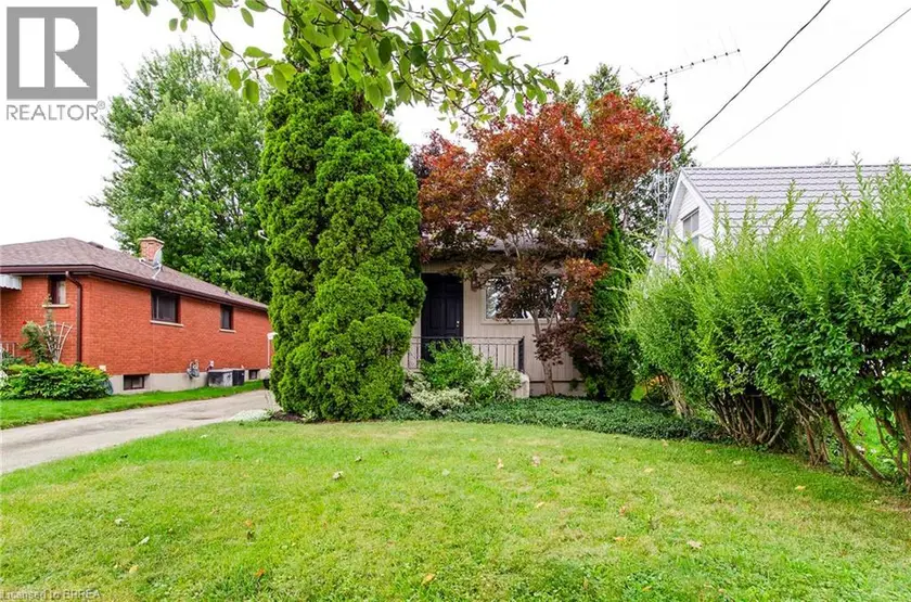 Detached at 20 JOHN Street, Brantford