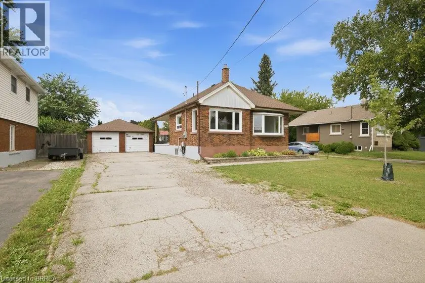 Detached at 310 CALEDON Avenue, Hamilton